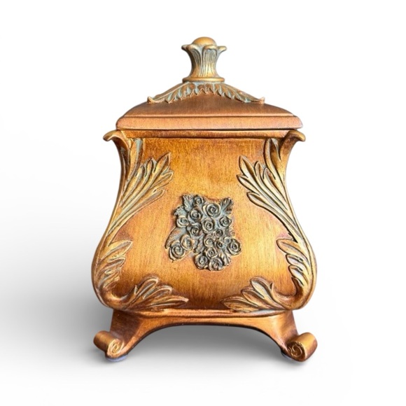 Large Vintage Ornate Heavy Trinket Box - Picture 17 of 17